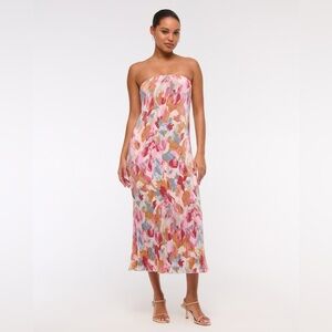 The A&F Giselle Pleat Release Midi Dress